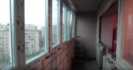 застеклить балкон и сделать внутреннюю отделку